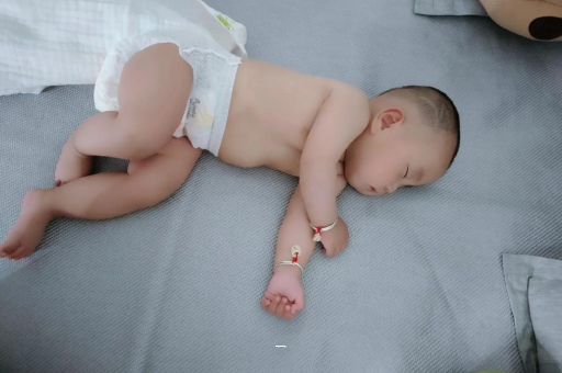 醴陵宝宝老打喷嚏怎么办